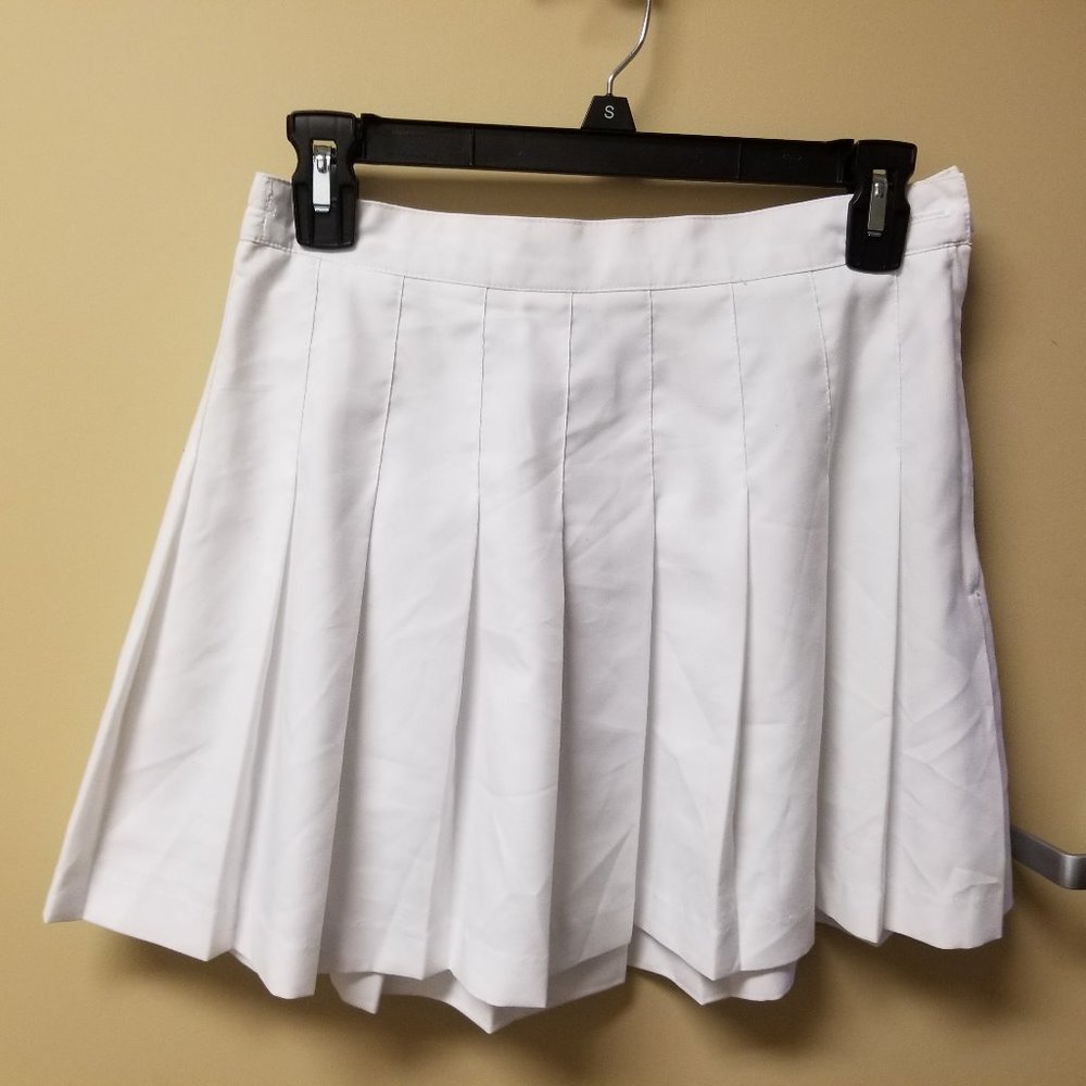 mini pleated white skirt